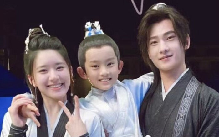 Triệu Lộ Tư hứa hẹn bùng nổ vì có đến 3 siêu phẩm sắp lên sóng: Phim với Dương Dương sẽ gây bão nhất? Ảnh 2