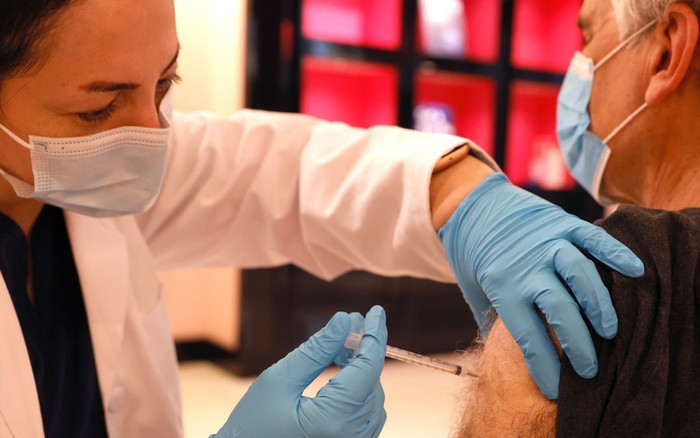 Phát hiện mới lạ ở những người đã tiêm vaccine Covid-19 Ảnh 2