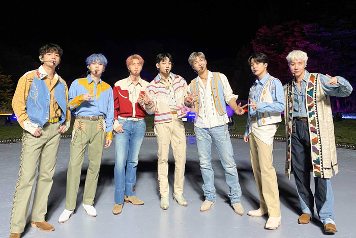 BTS cùng lúc có hai ca khúc đạt được chứng nhận Bạch kim của RIAJ Nhật Ảnh 7