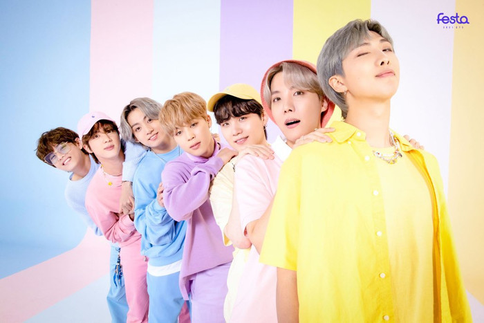 BTS đã cùng lúc có hai ca khúc đạt được chứng nhận Bạch kim của RIAJ.
