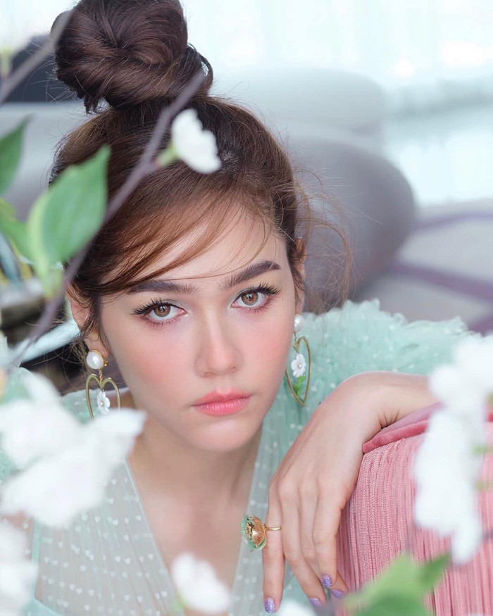 Nữ diễn viên xinh đẹp Chompoo Araya đã có thêm 35.453 người theo dõi mới trên Instagram của mình vào tháng 10 này.