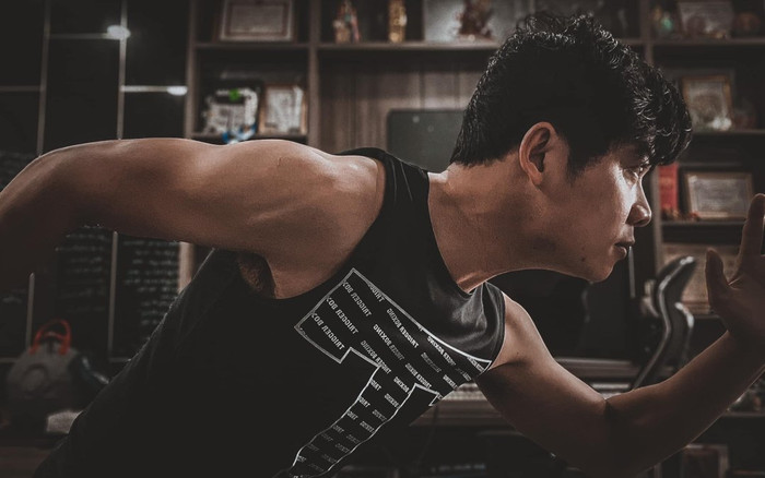 Nhạc sĩ Nguyễn Văn Chung hừng hực luyện tập sức khỏe hậu giãn cách, làm việc này để được 'khoe cá tính' Ảnh 2