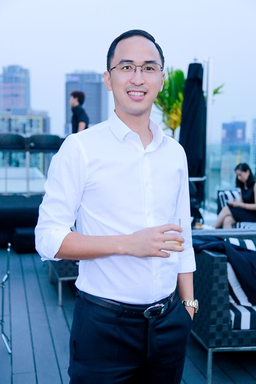 Louis Nguyễn - ông xã Hà Tăng
