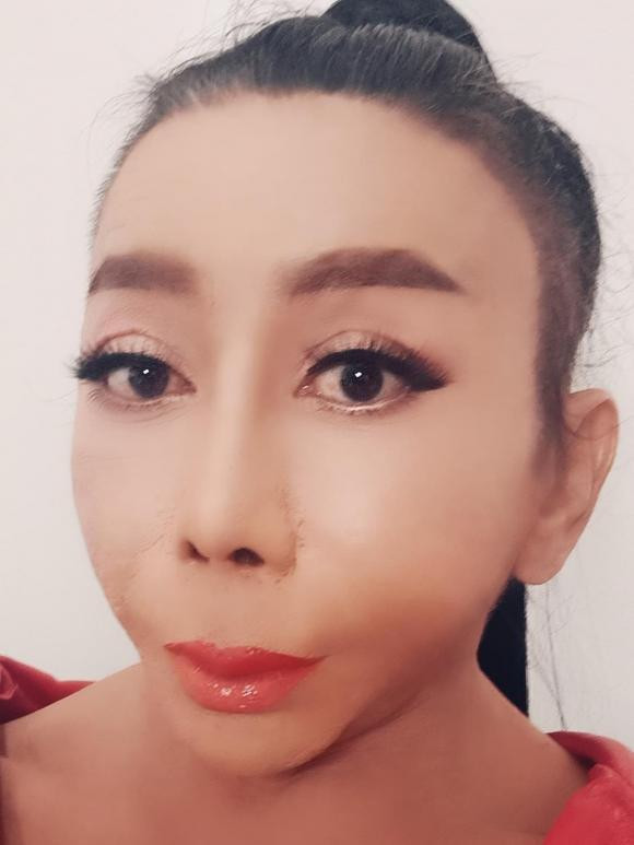 Ngoại hình mới nhất của 'người đẹp chuyển giới' Sitang Buathong khiến dân tình 'choáng váng' Ảnh 5