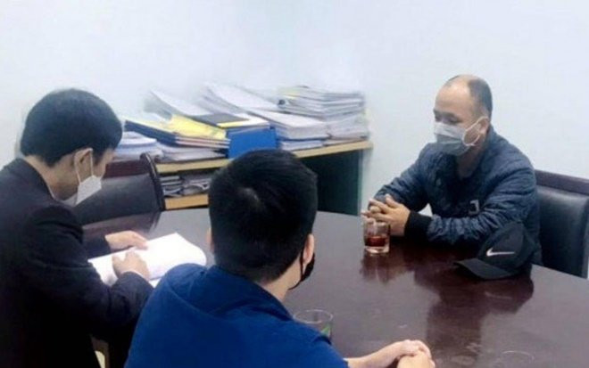 Gã đàn ông quay lén 60 video nữ đồng nghiệp trong nhà vệ sinh Ảnh 2