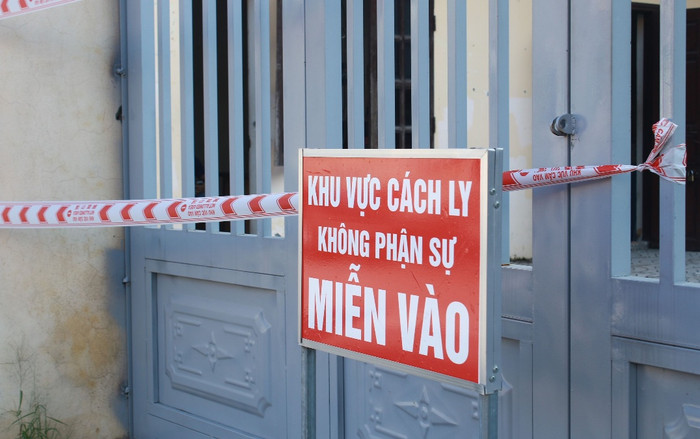 Đang phải cách ly nhưng lại trốn ra chợ bán hàng, người phụ nữ bị xử phạt 7,5 triệu đồng Ảnh 2