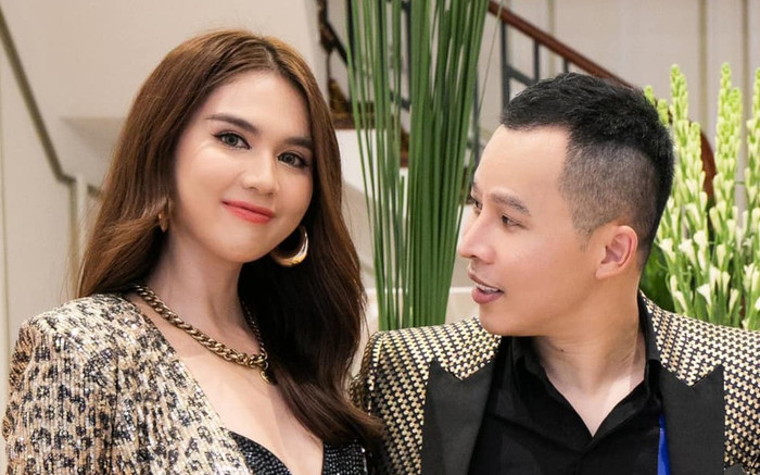 Vũ Khắc Tiệp tình tứ ôm eo Ngọc Trinh, ngọt ngào gọi người đẹp bằng 3 từ 'nói lên tất cả' sự biết ơn Ảnh 2