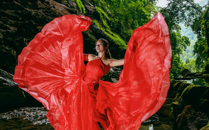 Say đắm vì hình ảnh đặc biệt của Á hậu Hoàng My tại Hang Tiên Quảng Bình Ảnh 2