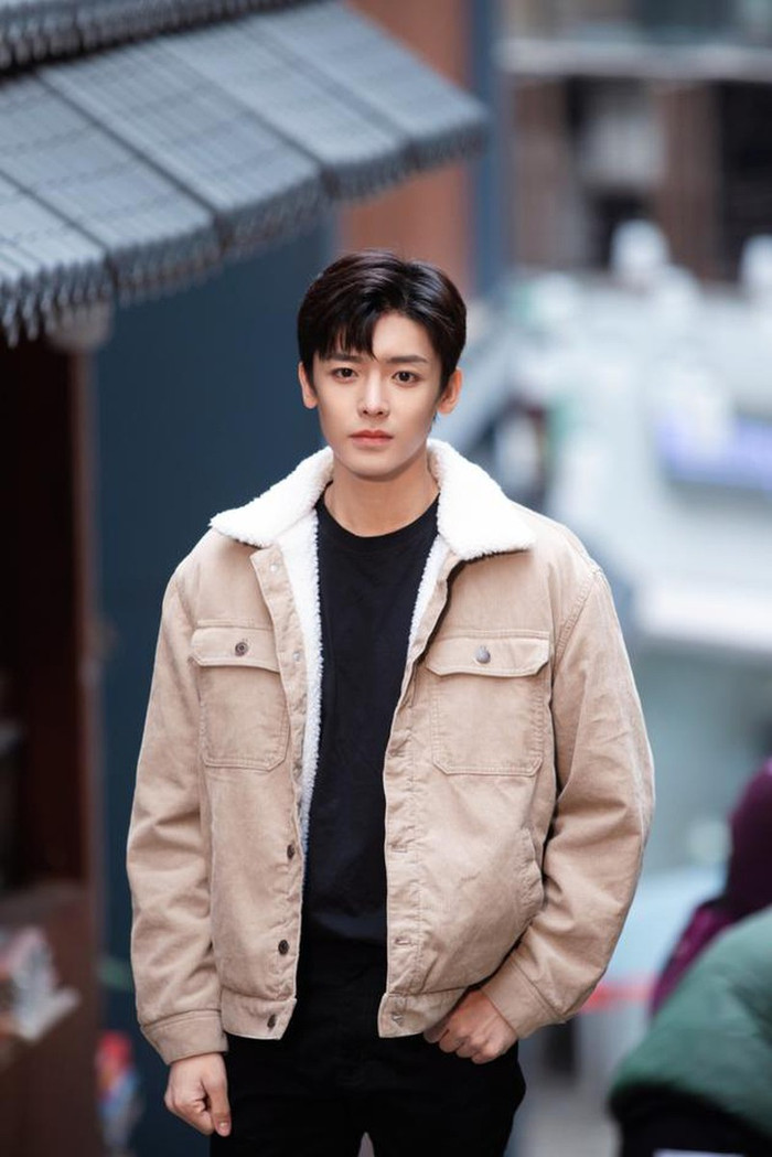 Mỹ nam cao 1m79, chiều cao ở mức trung bình so với dàn sao nam Cbiz.