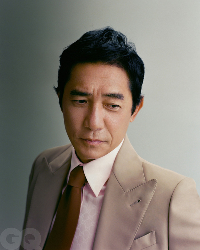 Nam tài tử Lương Triều Vỹ sở hữu chiều cao khá khiêm tốn chưa đến 1m70.