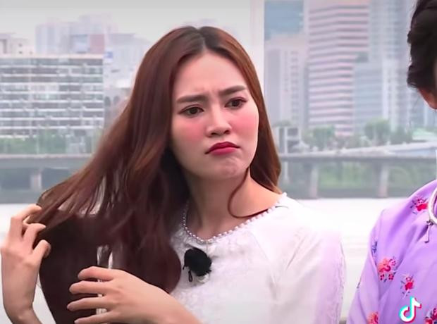 Gương mặt 'quê độ' của người đẹp. 