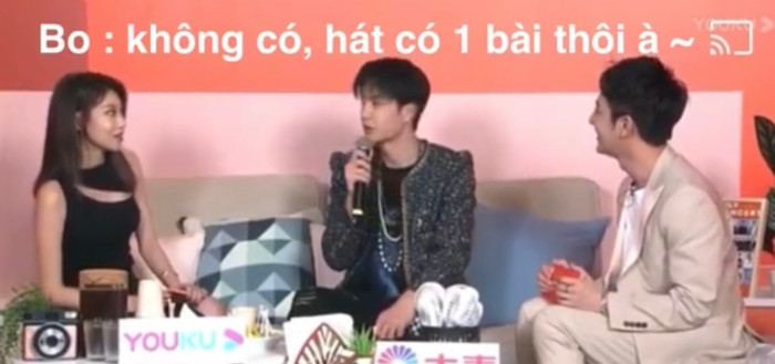 Được MC yêu cầu nhắn nhủ tới FC, phản ứng 'cực phũ' của Vương Nhất Bác khiến ai cũng đứng hình Ảnh 6