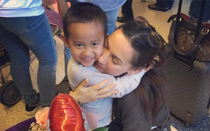 Wendy Phạm hé lộ hình ảnh hiếm của con trai bên bà ngoại Phi Nhung Ảnh 2