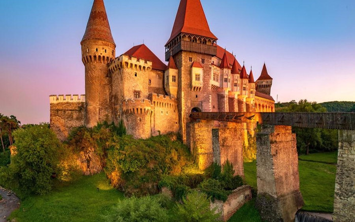 Đón Halloween kinh dị ngay tại nhà của ma cà rồng, bạn có dám thử? Ảnh 2