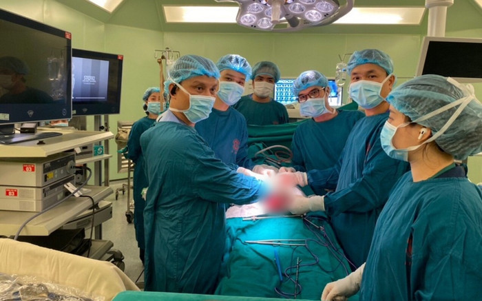 Suốt 2 năm không thể ăn trọn vẹn một miếng cháo, nữ bệnh nhân được phẫu thuật cứu sống sau gần 9 tiếng Ảnh 2