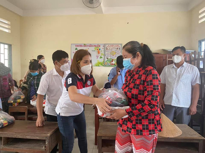 Bị hỏi chuyện nghệ sĩ minh bạch từ thiện, MC Cát Tường khẳng định: 'Tôi tự vấn lương tâm mỗi ngày' Ảnh 4