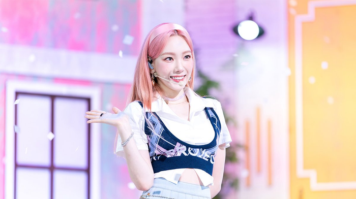 Kpop tuần qua: BTS liên tiếp rinh giải thưởng và thành tích Nhật, Taeyeon (SNSD) bị lừa đảo bất động sản Ảnh 9