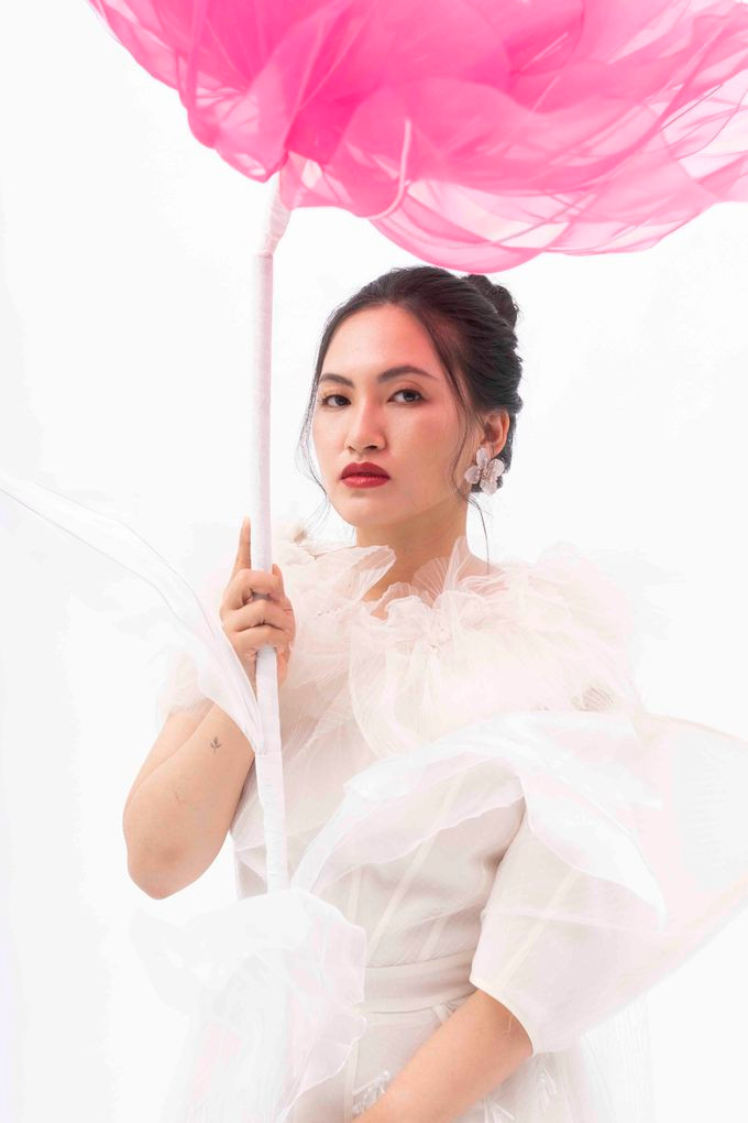 Nguyên Hà phản hồi nhẹ nhàng như thẳng thắn.