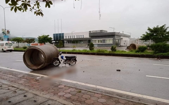 Thái Nguyên: 2 người đi xe máy trên đường bất ngờ đâm vào cống tròn tử vong thương tâm Ảnh 2