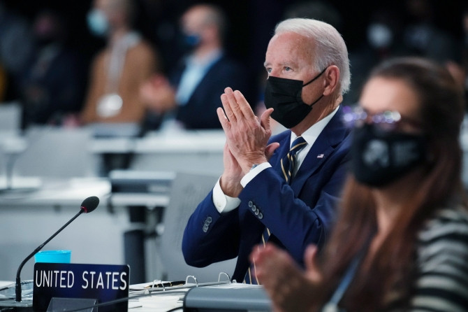 Khoảnh khắc Tổng thống Joe Biden ngủ gật khi dự hội nghị Ảnh 3