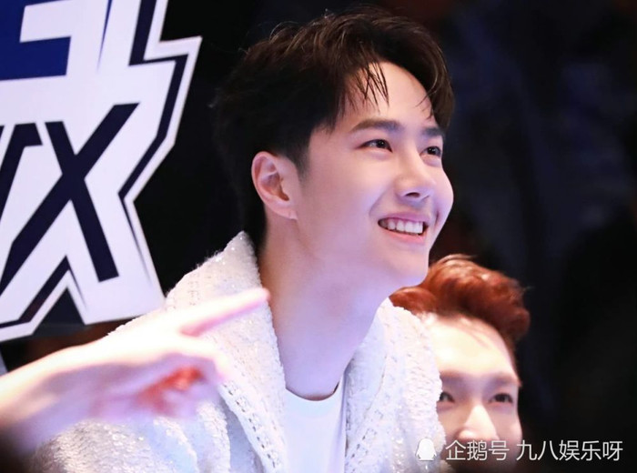 Chung kết Street Dance of China 4: Hành động này của Vương Nhất Bác làm fan xúc động Ảnh 7