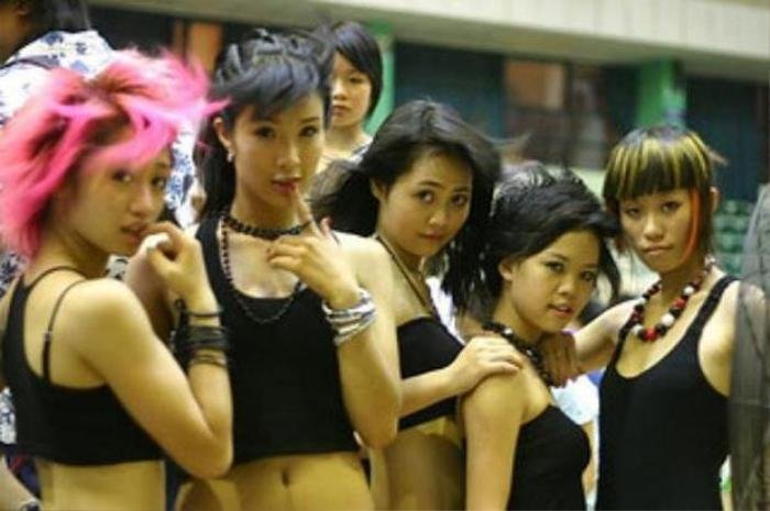 Diệp Lâm Anh biến hình chóng mặt: Từ dancer da ngăm đến trắng sáng sang chảnh Ảnh 2