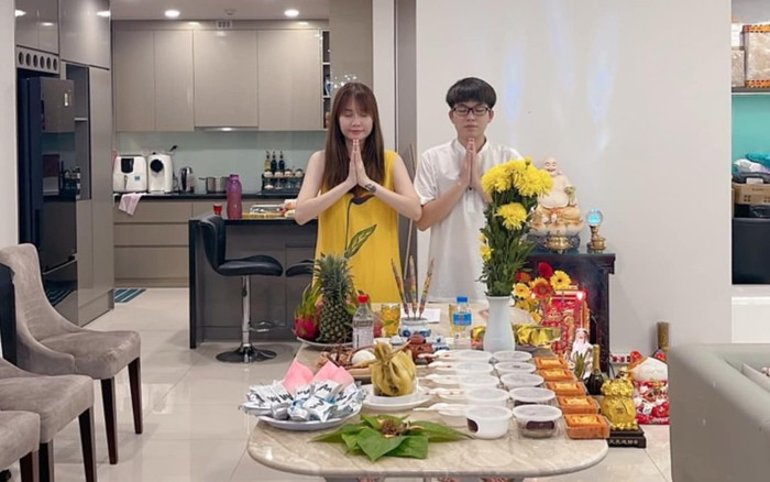 Facebooker Thanh Trần bất ngờ đăng ảnh ăn tân gia cùng chồng, đập tan nghi ngờ 'đường ai nấy đi' Ảnh 2