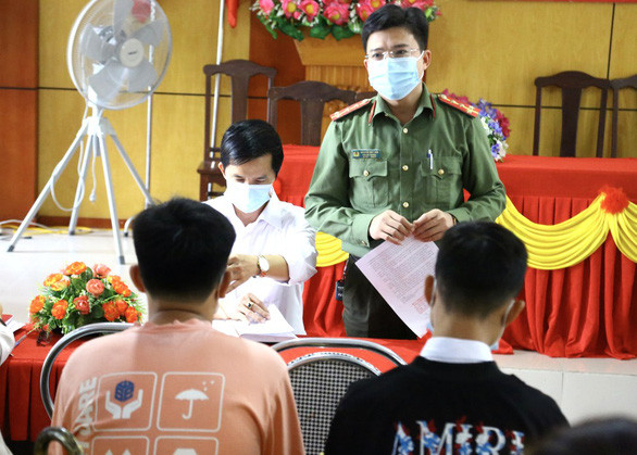 Công an Hà Tĩnh làm việc với nhóm học sinh xâm nhập trái phép vào các lớp học trực tuyến 