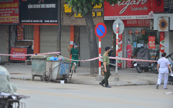 KHẨN: Hà Nội tìm người từng đến hàng loạt địa điểm quán ăn, cafe, ngân hàng liên quan Covid-19 Ảnh 2