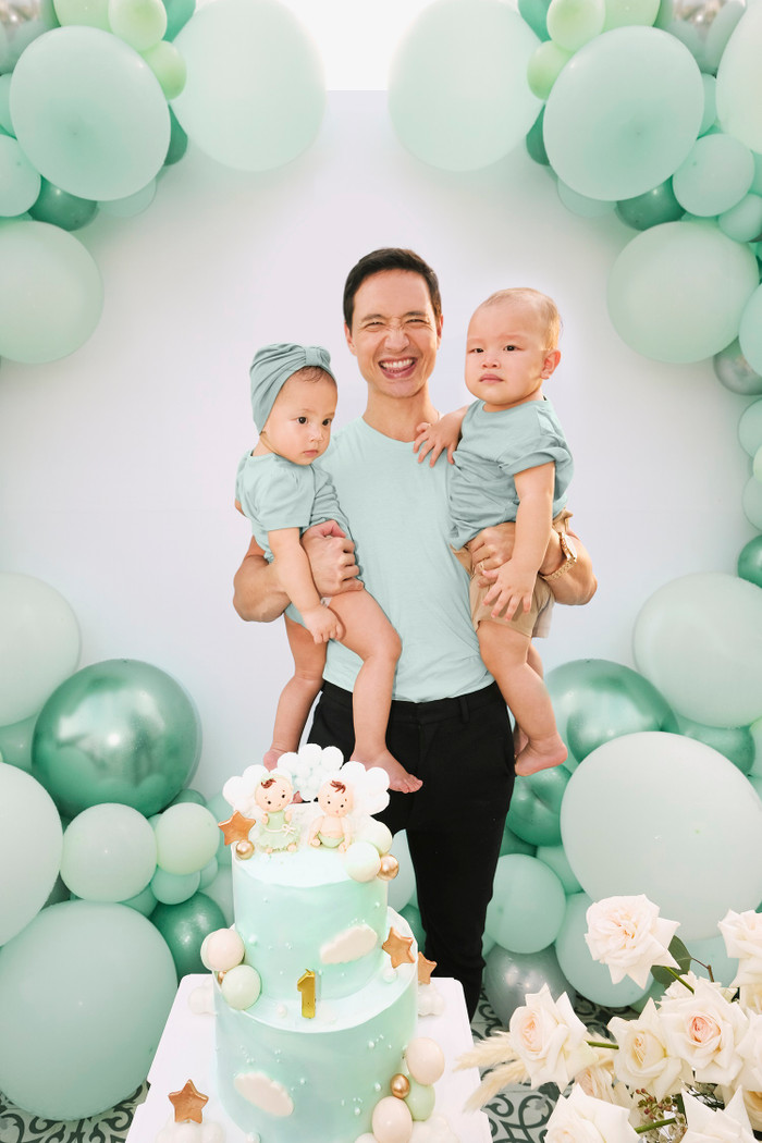 Full HD bộ ảnh gia đình Hà Hồ, 'mẹ bỉm' mặc hờ hững mà quyến rũ không tưởng Ảnh 5