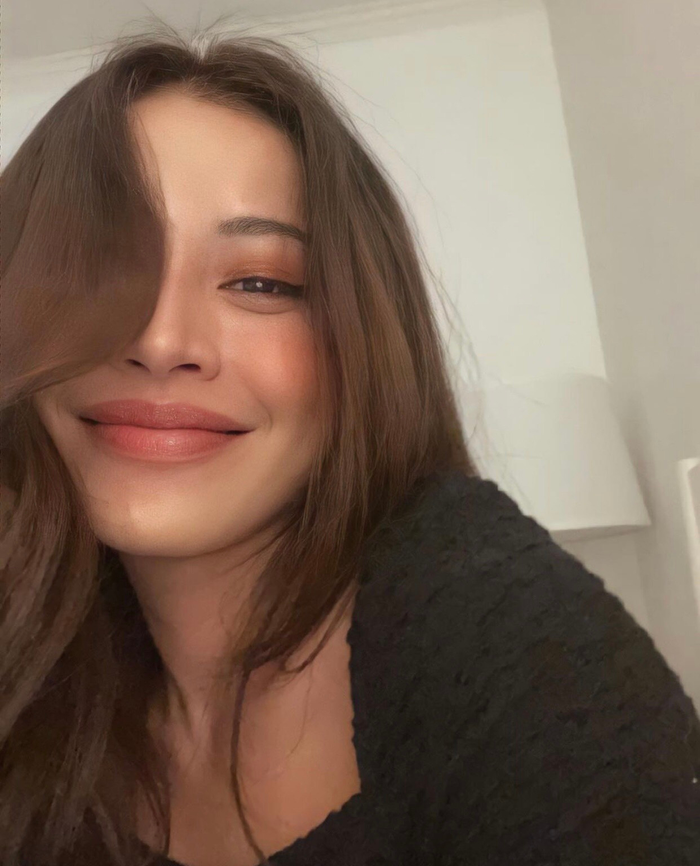 Chi Pu ra dáng gái Tây khi vừa sang Mỹ chưa lâu.