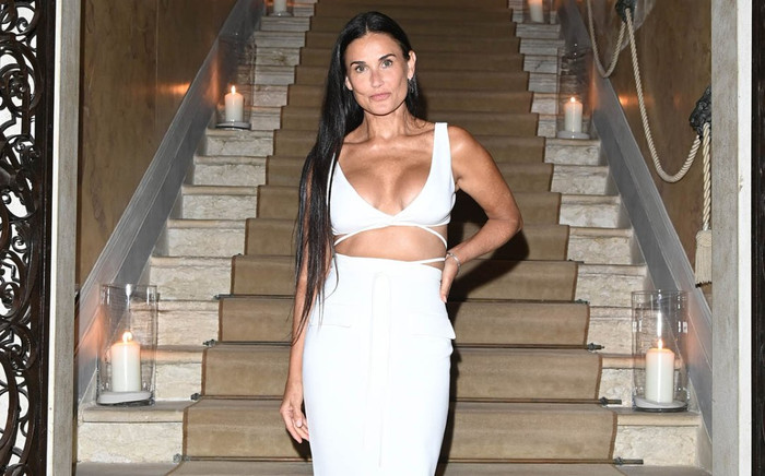 Người đẹp U60 Demi Moore chuộng mốt mặc đồ khoe vẻ đẹp phồn thực Ảnh 2
