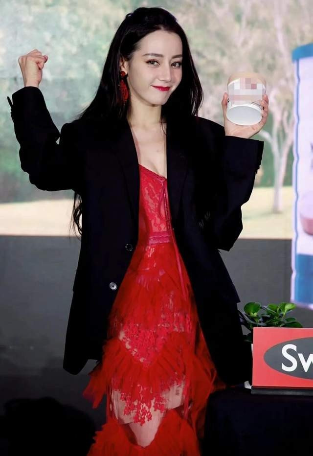 5 mỹ nhân Cbiz 'đọ' nhan sắc thật khi livestream: Triệu Lệ Dĩnh 'vượt mặt' tất cả, Nhiệt Ba 'già nua' Ảnh 22