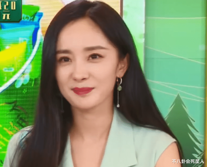 5 mỹ nhân Cbiz 'đọ' nhan sắc thật khi livestream: Triệu Lệ Dĩnh 'vượt mặt' tất cả, Nhiệt Ba 'già nua' Ảnh 20