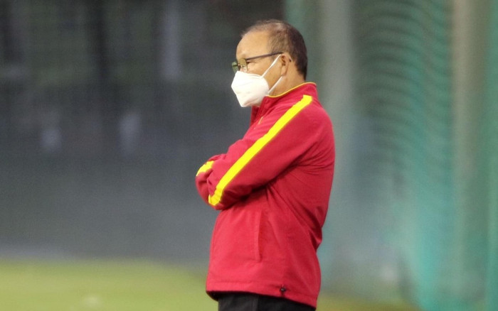 Sự mâu thuẫn của ông Park và Hà Nội FC: Ghế HLV tuyển Việt Nam có mấy chân? Ảnh 2