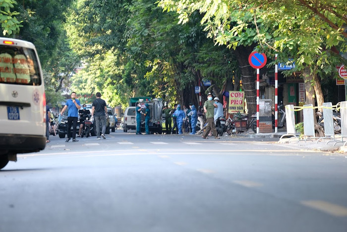 Hà Nội: Phong tỏa toàn bộ xã Ninh Hiệp người dân trên địa bàn 'ai ở đâu thì ở yên đó' để chống dịch Ảnh 1