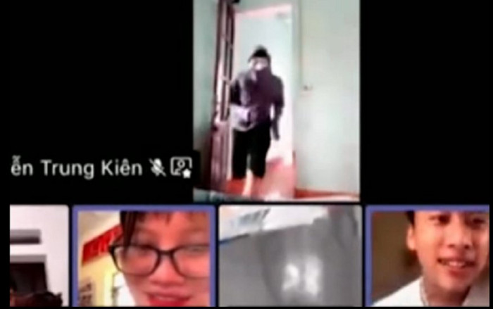 Đang học online, nam sinh bất ngờ bị đối tượng đeo mặt nạ xông vào 'bắt cóc' và sự thật ngã ngửa Ảnh 2