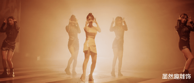 'Nữ hoàng nhạc cover' Phùng Đề Mạc thử phong cách mới, teaser đạt lượt xem ấn tượng Ảnh 13