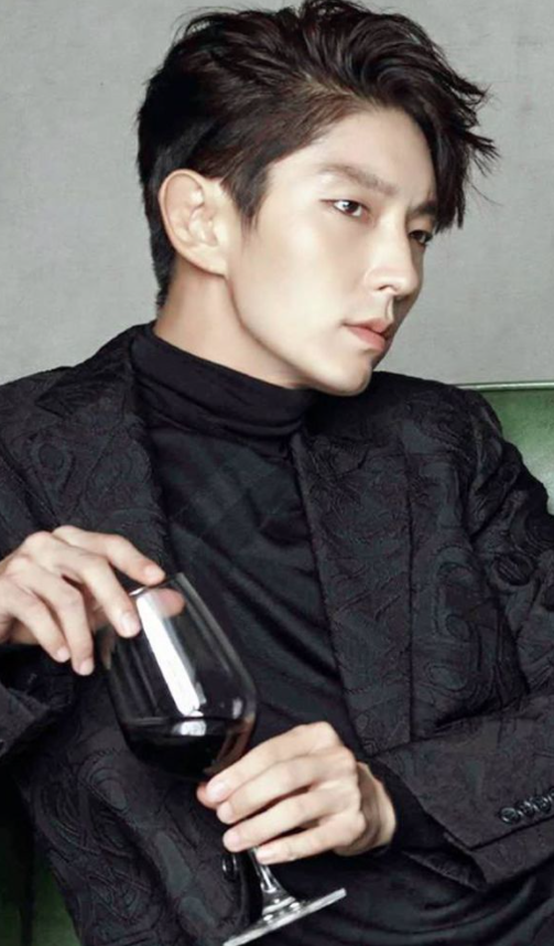 Top 5 nam diễn viên Kbiz sở hữu xương quai hàm sắc lẹm nhất: Lee Jun Ki nhỉnh hơn Park Bo Gum Ảnh 5