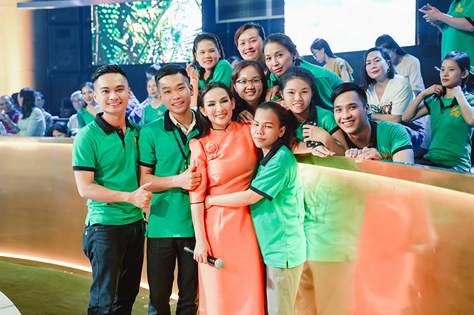 Một số fan lâu năm của ca sĩ Phi Nhung từ chối việc kêu gọi bình chọn giải đề cử Mai Vàng 2021.