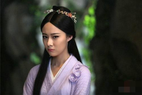 Càng yêu mến Tinh Nhi bao nhiêu, khán giả càng ghét cay ghét đắng nữ phụ Cẩm Chúc (Tào Hi Nguyệt) bấy nhiêu. 