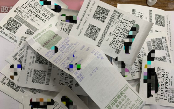 Cầm tờ hóa đơn con gái đưa, vợ bỗng phát hiện chồng ngoại tình, danh tính kẻ thứ 3 còn choáng hơn Ảnh 2