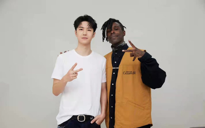 Fan cay khóe mắt khi dancer gửi lời cảm ơn đến Vương Nhất Bác Ảnh 2