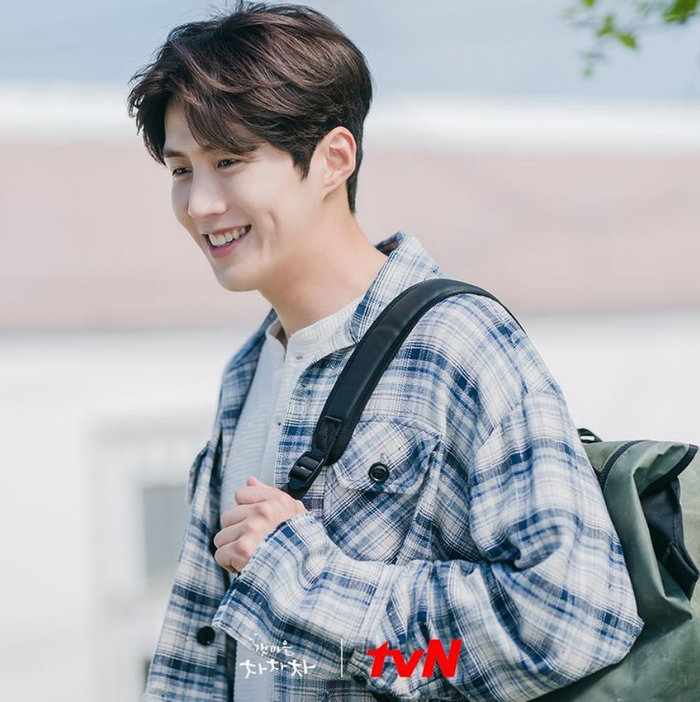 Hội 'cậu ấm cô chiêu' của nhà Netflix: Kim Seon Ho đích thị con cưng, Ho Yeon vụt sáng chỉ sau 1 đêm Ảnh 8