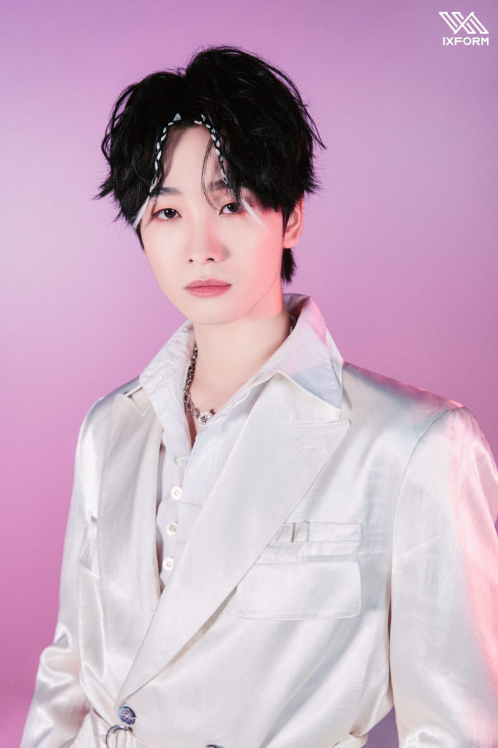 EP đầu tiên của IXFORM mới ra mắt trở thành hot search vì lí do hài hước này Ảnh 9