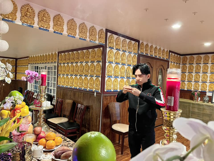 Đan Trường lần đầu viếng Phi Nhung, vẫn chưa tin cố ca sĩ đã mất Ảnh 1