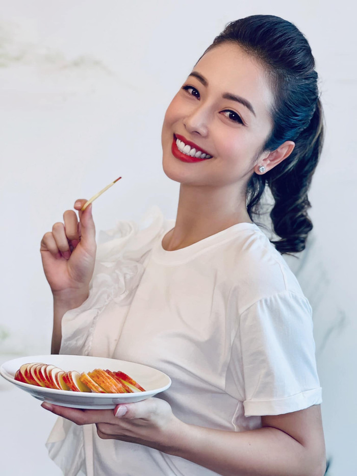 Mỗi lần xuất hiện, mỗi hình ảnh được đăng tải, cô đều khiến nhiều khán giả phải xuýt xoa trầm trồ trước sắc vóc của mình.