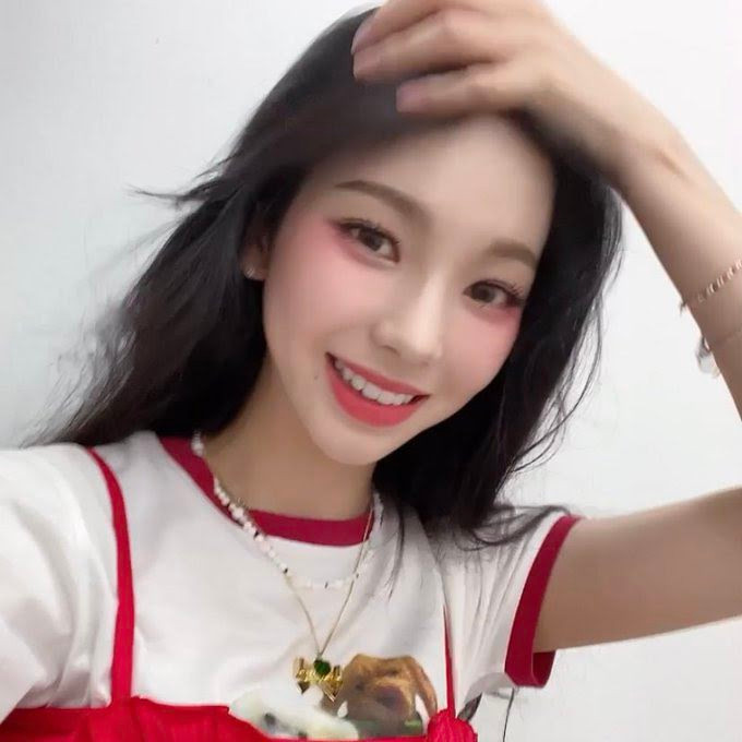 Ảnh chụp màn hình với chất lượng thấp cũng không làm lu mờ nhan sắc cô nàng.