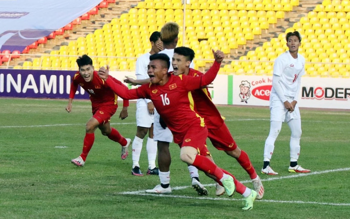 HLV Park Hang Seo trở lại tuyển Việt Nam cùng tiền đạo người dân tộc Tà Ôi Ảnh 2