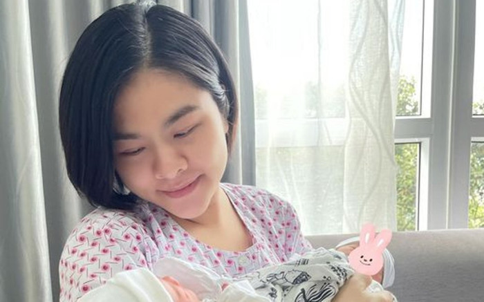 Diễn viên Vân Trang đã xuất viện sau khi hạ sinh song thai, tiết lộ tình trạng hiện tại của 3 mẹ con Ảnh 2